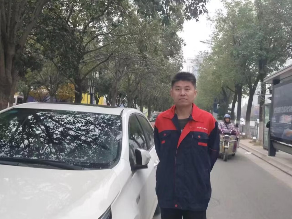 西安无忧行持证汽车陪驾教练